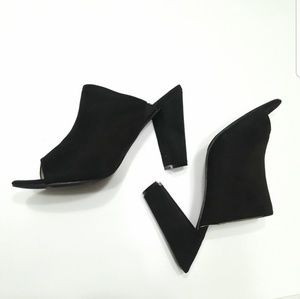 Hot Kis SlipOn Heel Sandal Faux Suede in Black